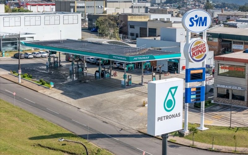Postos Petronas projeta 300 unidades no Brasil em 2026