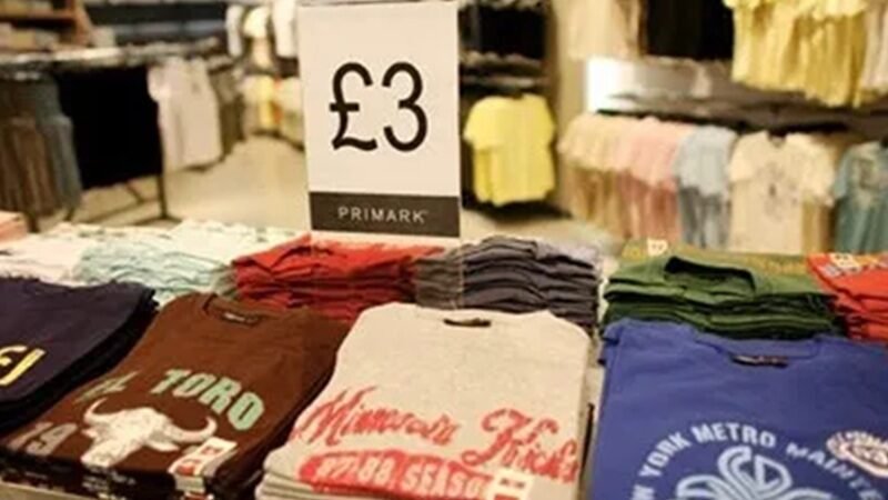 União Europeia proíbe descarte de roupa não vendida
