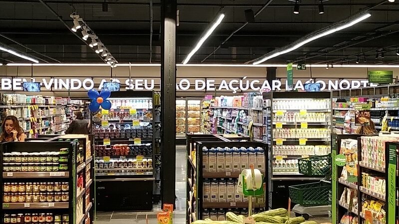 Supermercado oferece 40 vagas em mutirão presencial