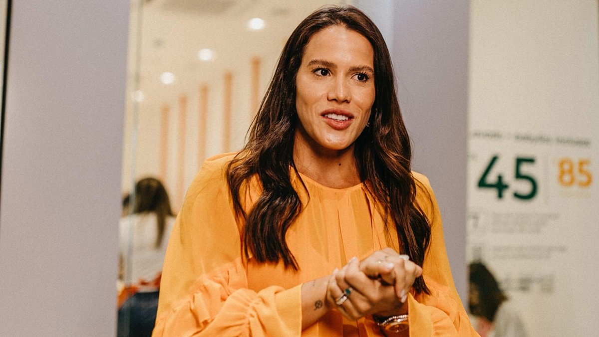 Advogada Soifia Coelho Escova Inteligente Misto Brasil