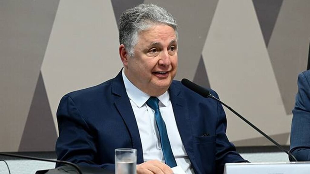 Justiça do RJ suspende os direitos políticos de Garotinho