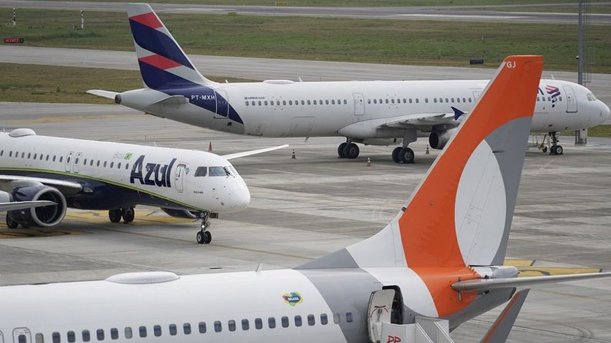 Aviões comerciais brasileiros viagem aéreas Misto Brasil