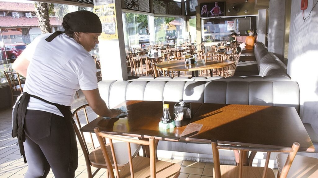 Setor de bares e restaurantes cresce 12,1% em julho