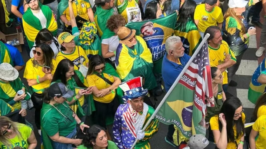 Os apelos, absurdos, pela intervenção no Brasil