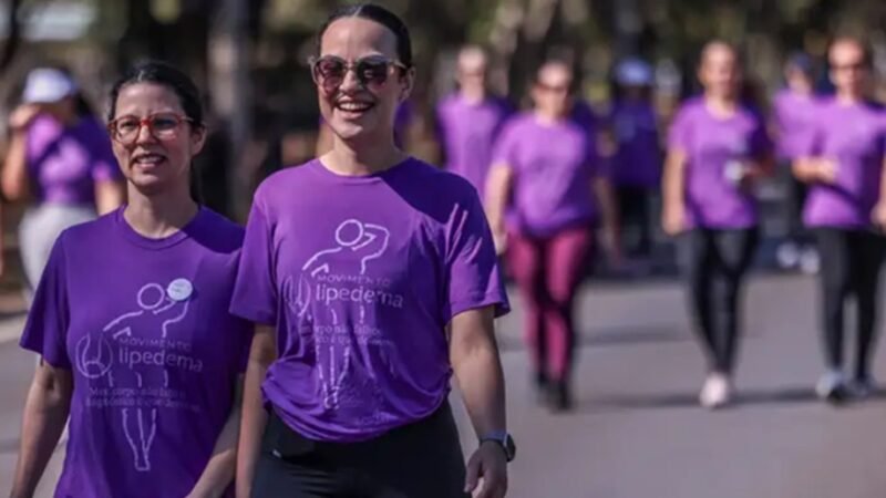 Mulheres caminham pelo Eixão do Lazer para alertar sobre lipedema – doença crônica de gordura nas pernas e braços/Marcelo Camargo/Agência Brasil