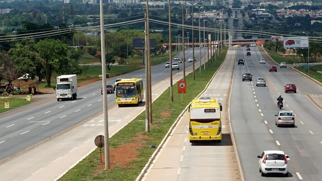 Taxistas podem usar o corredor exclusivo do BRT Sul