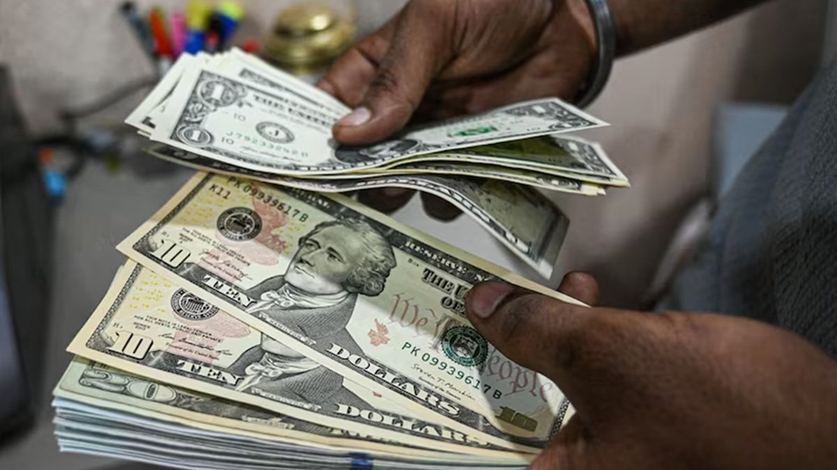 Dólares cotações mercado financeiro Misto Brasil