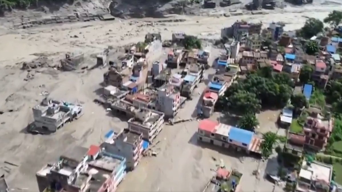 Himalaia Nepal deslizamento vilas Misto Brasil