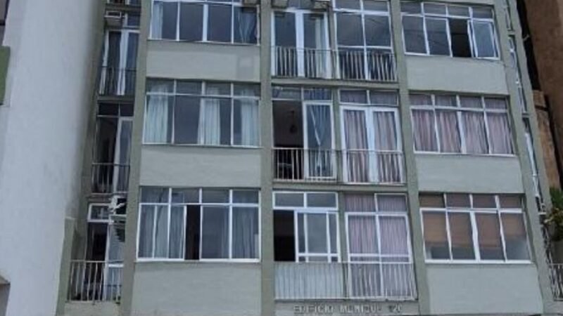 Caixa coloca apartamento de Eduardo Bolsonaro em leilão