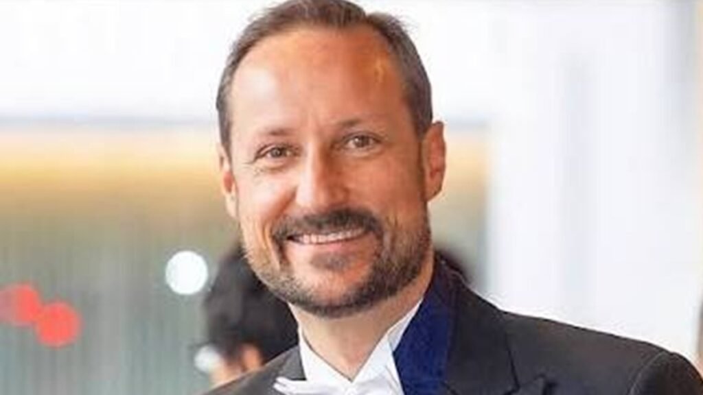 Príncipe Haakon da Noruega, de 53 anos, tornou-se rei Haakon 8º