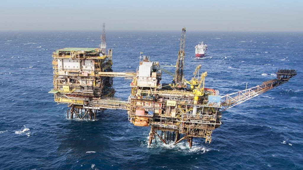 Petrobras e Marinha firmam acordo para cooperação no mar