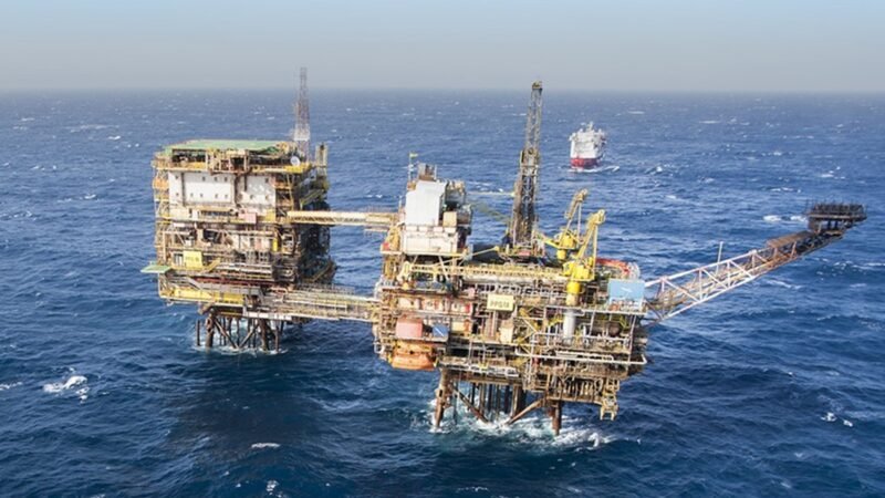 Petrobras e Marinha firmam acordo para cooperação no mar