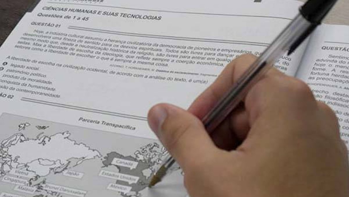 Prova Encceja estudantes exercício Misto Brasil