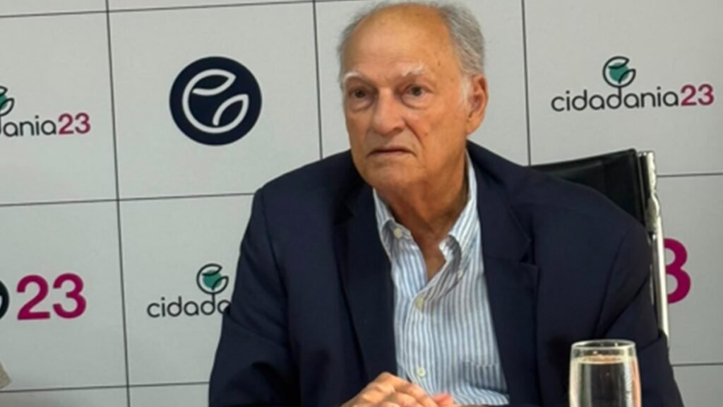 Roberto Freire quer voltar à Câmara, agora pelo DF