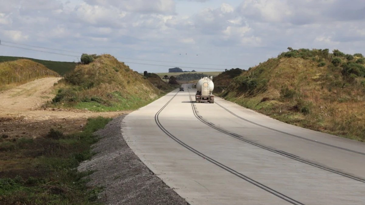 Rodovia concreto rodoviário caminhão transporte Misto Brasil