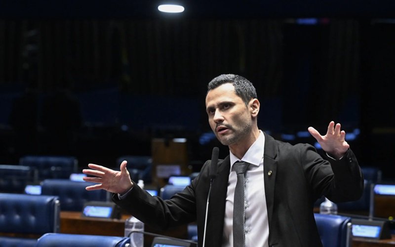 Cleitinho desiste de disputar o governo de Minas Gerais