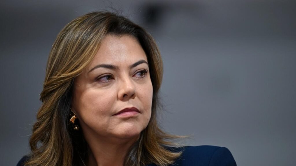 Leila do Vôlei relatará MP que acaba com a “taxa das blusinhas”