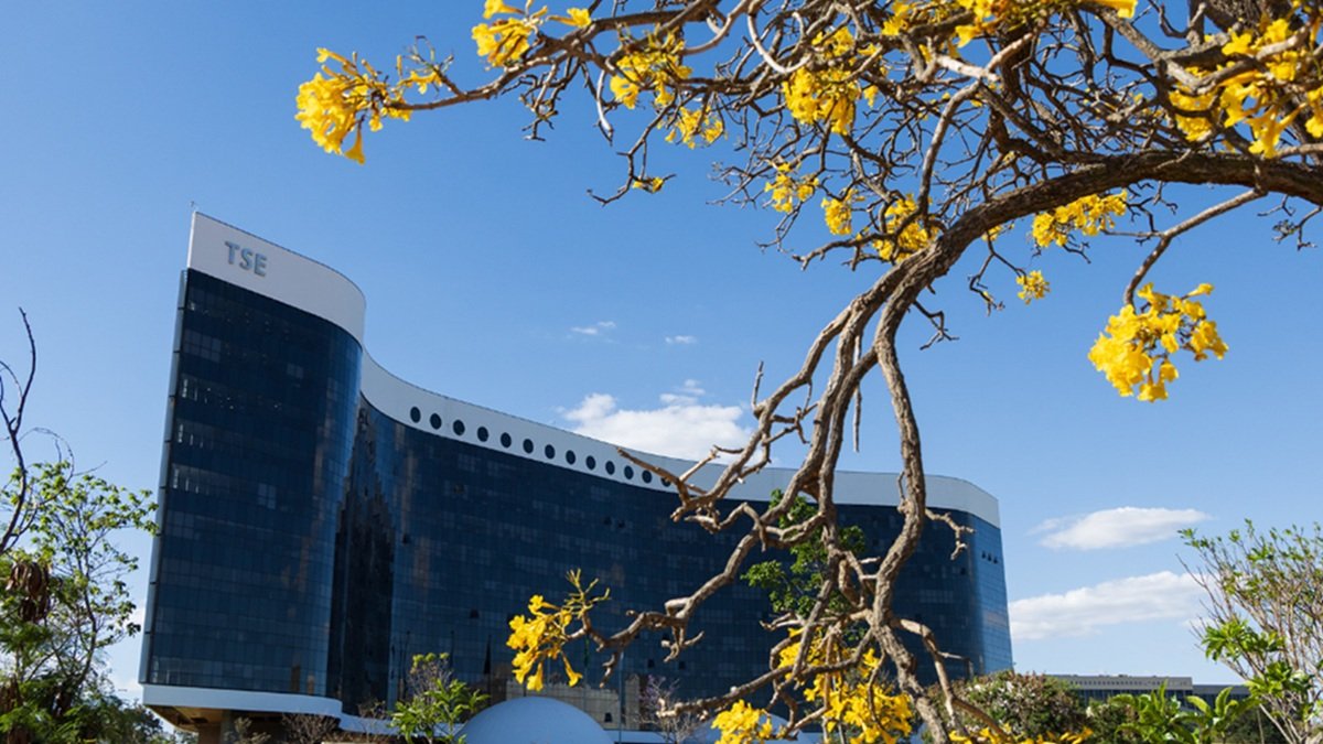 TSE justiça eleitoral sede DF ipê-amarelo Misto Brasil