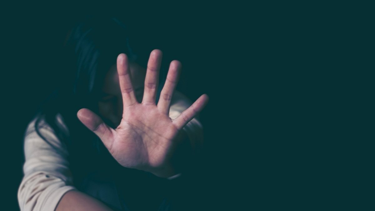Violência de gênero mulheres mãos Misto Brasil