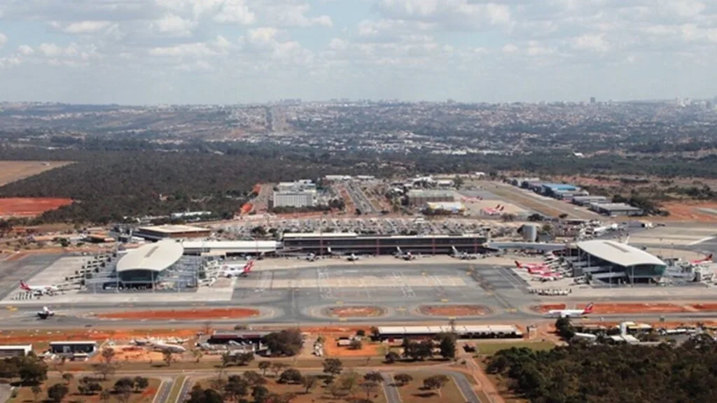 Transporte aéreo doméstico opera na normalidade neste domingo