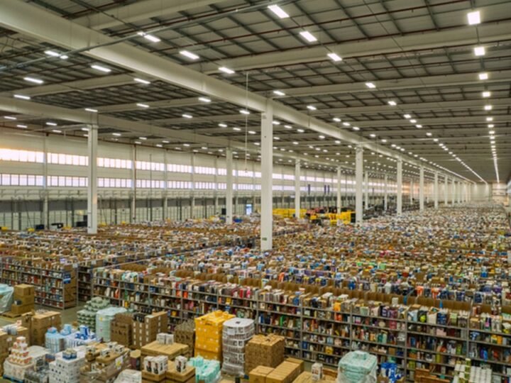Amazon e ID Logistics abrem 1º centro logístico no PR