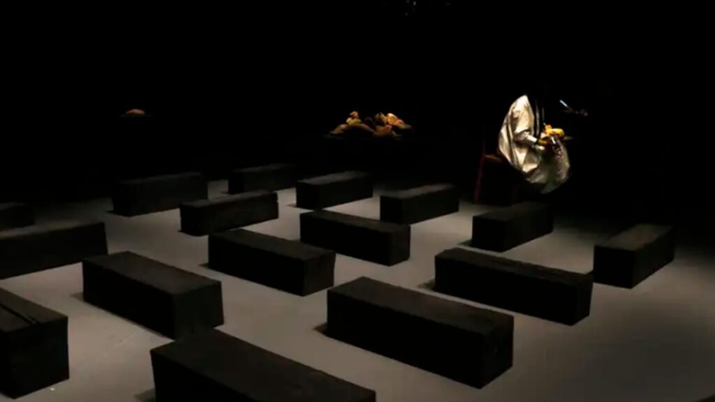 Instalação “O Barco” da artista portuguesa Grada Kilomba, no SESC Pompéia, na cidade de São Paulo/Agencia Brasil