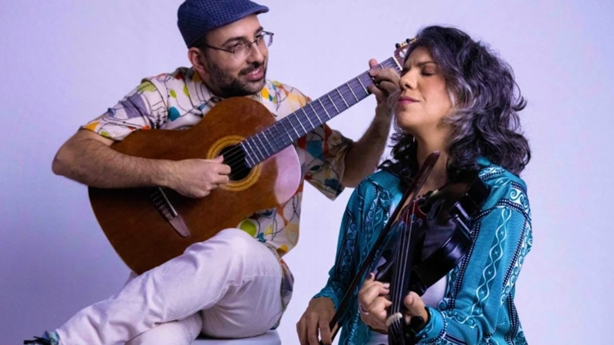 Cantores Maísa Arantes e Marcelo Neder Misto Brasil