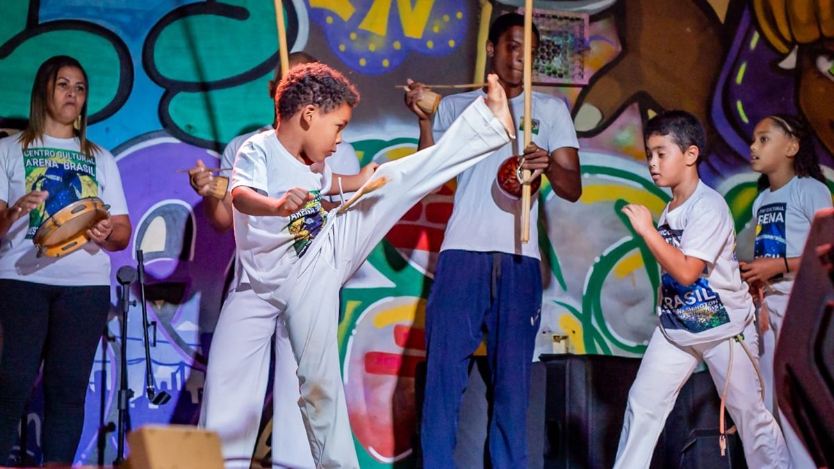 Capoeira esporte crianças cultura Misto Brasil