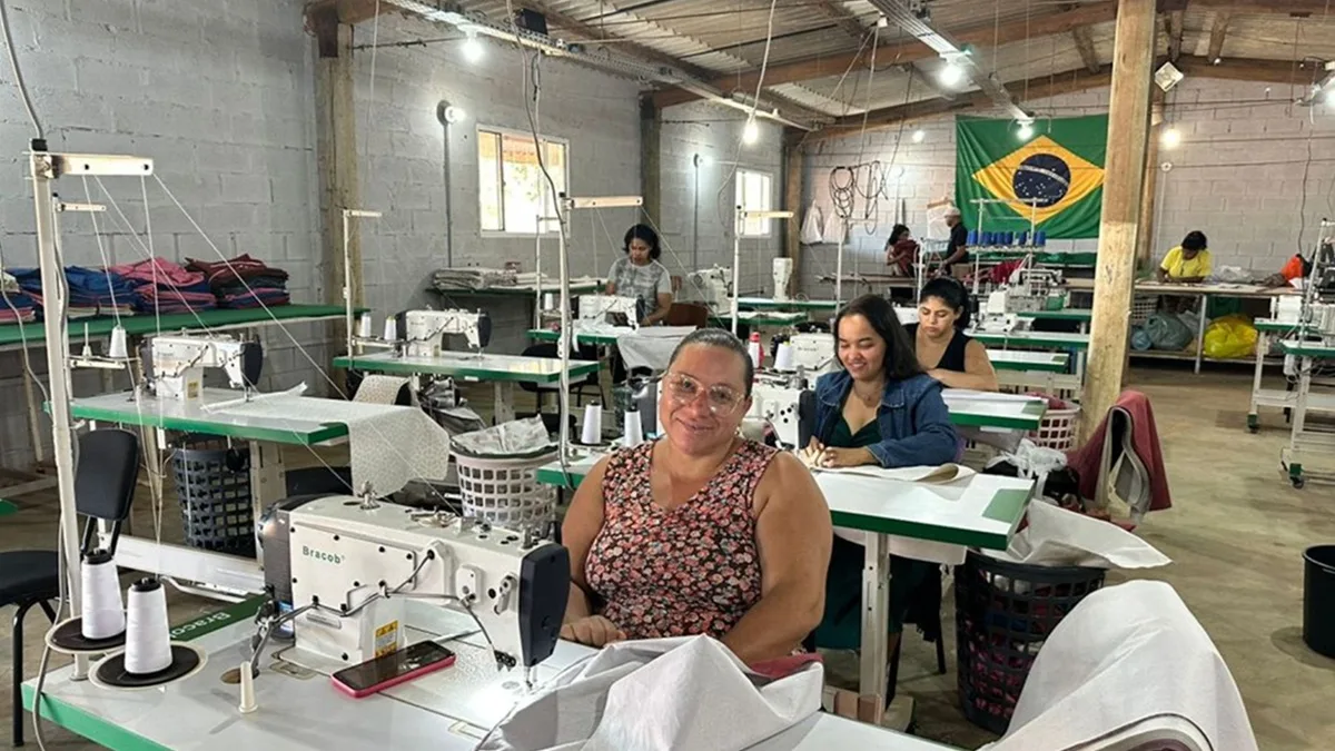 Costureira nanoempreendedor microempreendedor negócio Misto Brasil