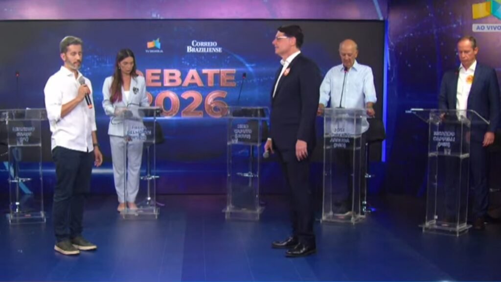 Transporte e finanças do DF dominam debate entre candidatos