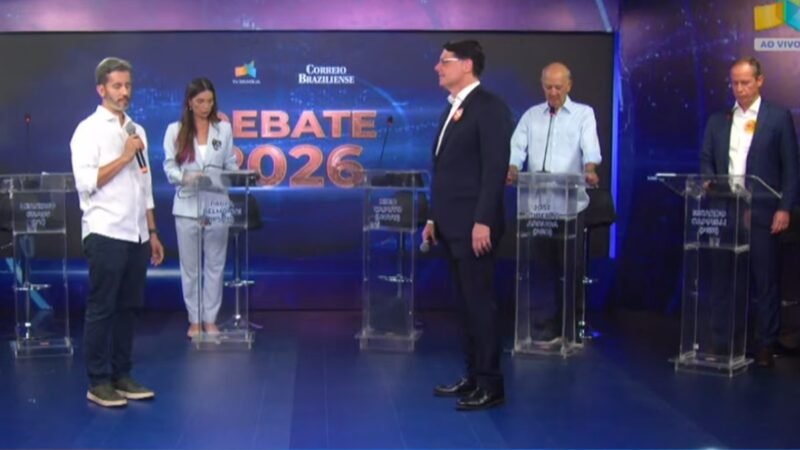 Transporte e finanças do DF dominam debate entre candidatos