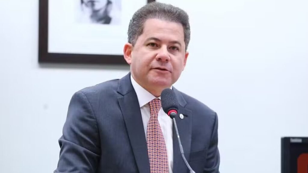 PF mira Cezinha de Madureira em ação sobre tráfico de influência