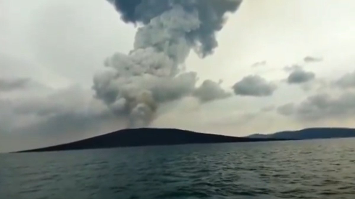 Indonésia vulcão Anak Krakatau Misto Brasil