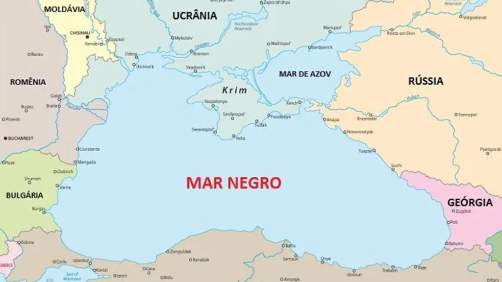 Rússia é acusada de bombardear navios no Mar Negro