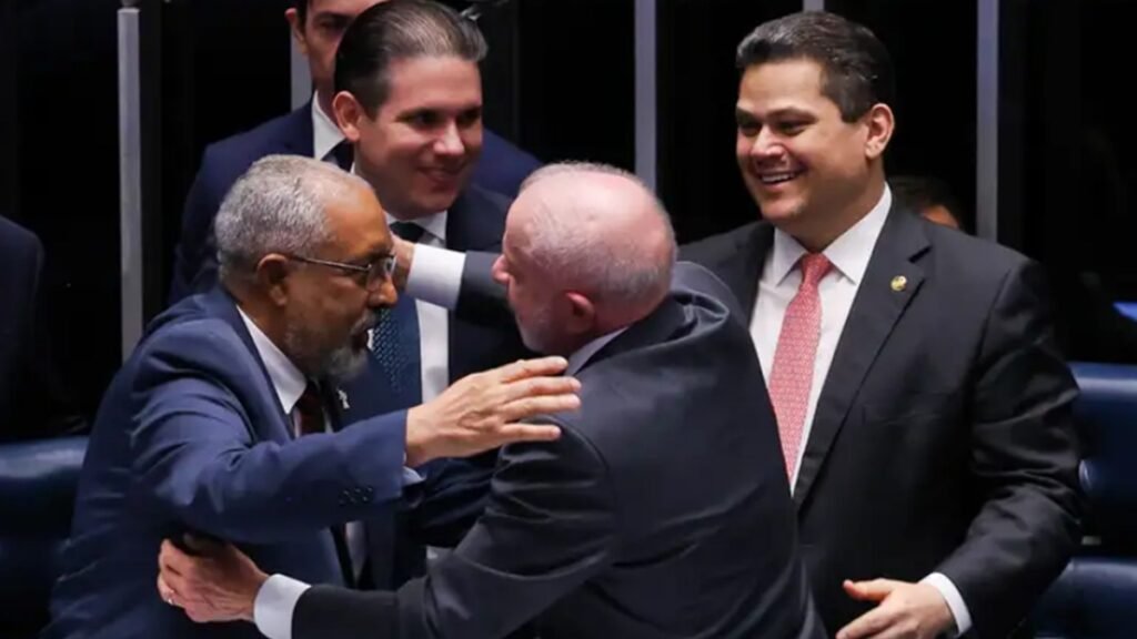 Acolumbre diz que impactos de PECs “são incalculáveis”