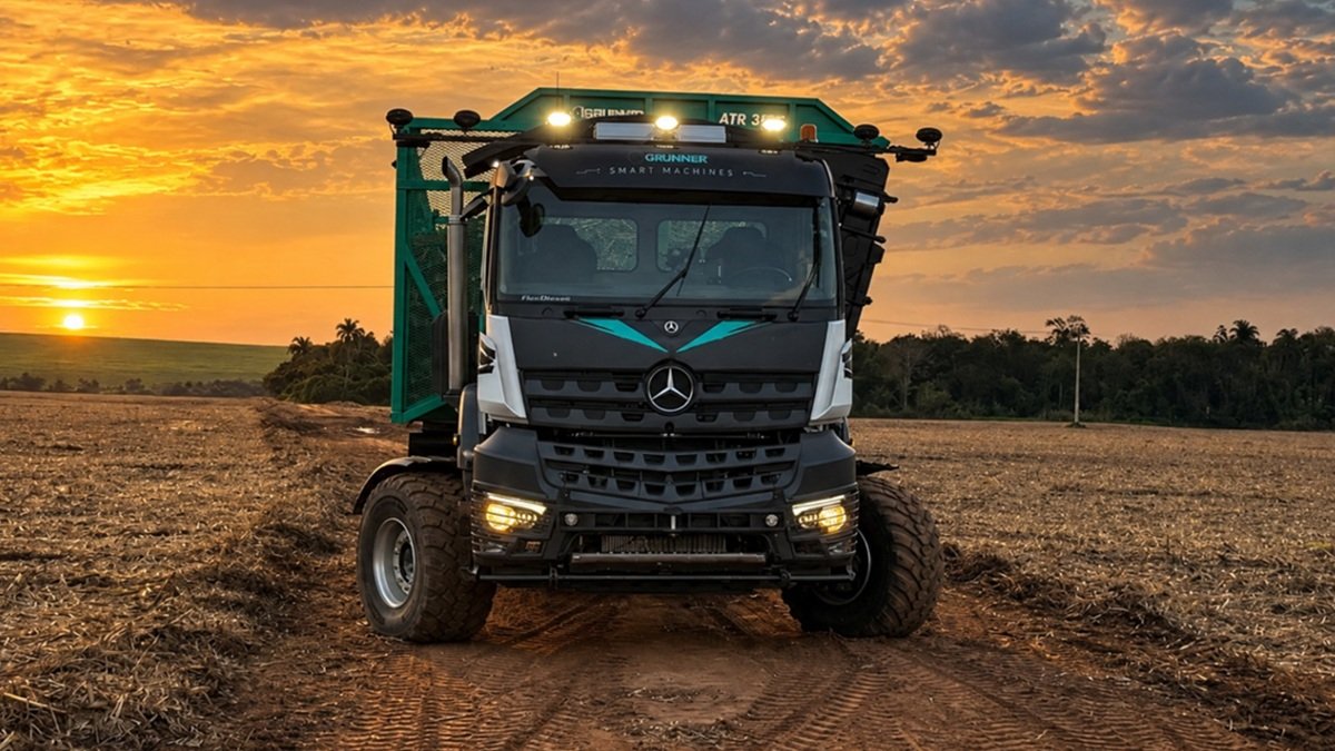Agricultura trator plantação cana-de-açúcar Misto Brasil