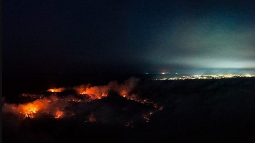 Aviões da FAB reforçam combate aos incêndios no Amazonas