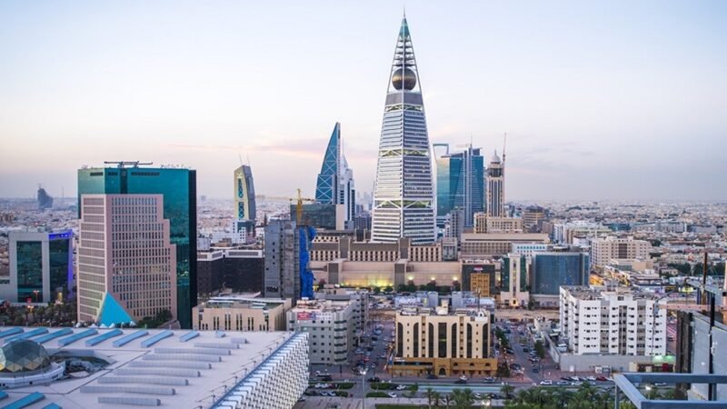 Doze mortos após ataque com míssel na Arábia Saudita