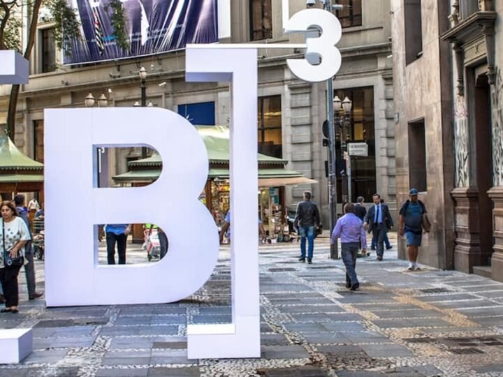 Bolsa tem a quinta perda na semana; dólar em alta