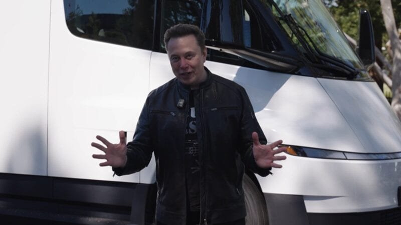 Bilionário Elon Musk volta ao governo de Donald Trump