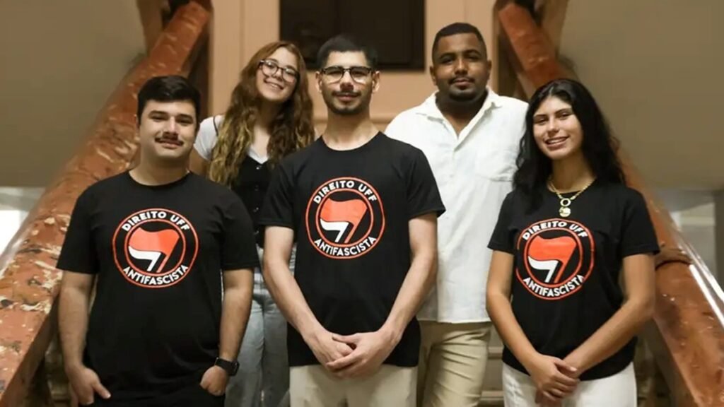 Simão Gabriel, Maria Eduarda Alves, João Paulo Pimenta, Cauê Moraesda Silva e Valentina Cruz, estudantes da Universidade Federal Fluminense/Tomaz Silva/Agência Brasil