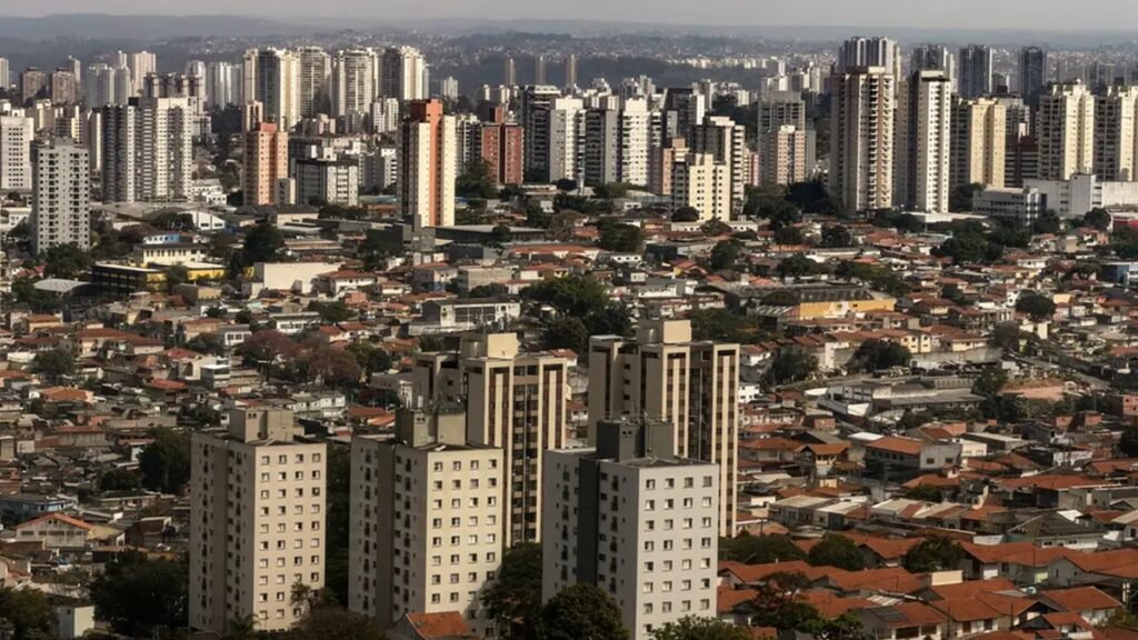Bancos elevam as taxas de juros para a compra de imóveis