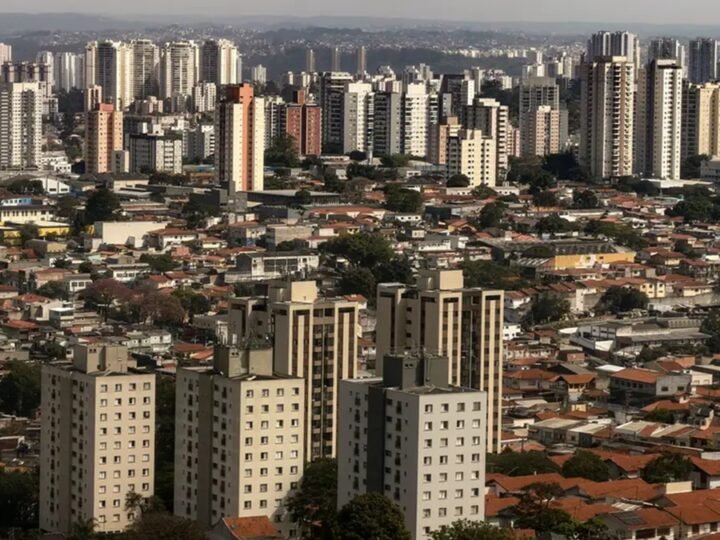 Bancos elevam as taxas de juros para a compra de imóveis