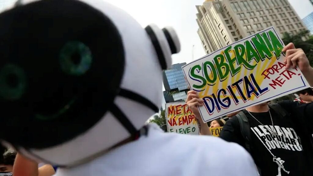 Protesto em frente à sede da Meta, em São Paulo para denunciar o que consideram interferência da big tech na eleição /Paulo Pinto/Agencia Brasil