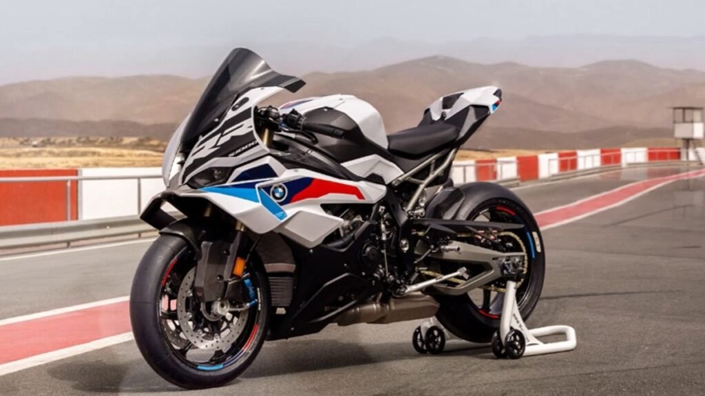 BMW S 1000 RR lidera buscas de motos de alta cilindrada