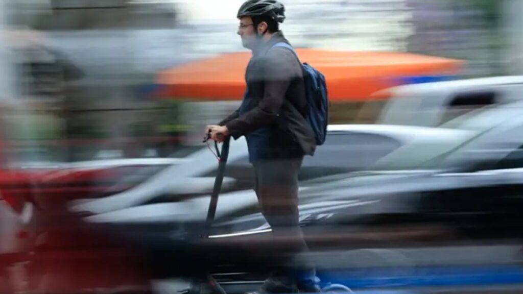 Regras para circulação de patinetes elétricos e bicicletas, com multas para os usuários, começarama a valer na cidade de São Paulo/Paulo Pinto/Agência Brasil