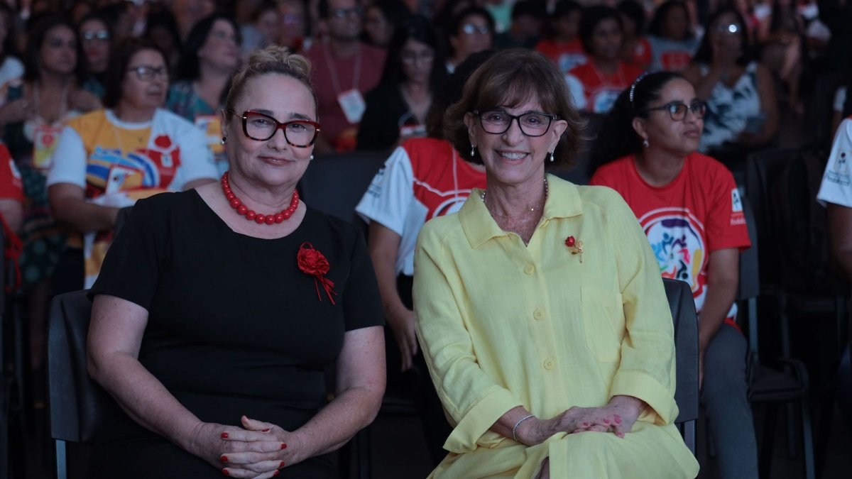 Presidente da Fenapestalozzi Ester Pacheco Congresso Misto Brasil