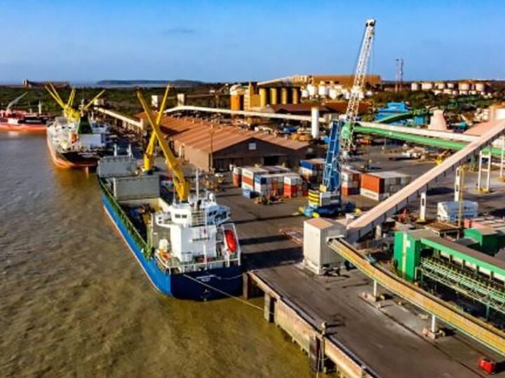 Porto do Itaqui desembarca carga pesada para obra do PAC