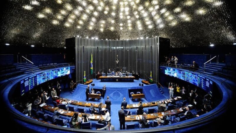 Quarta-feira deverá acontecer a votação da PEC da 6X1