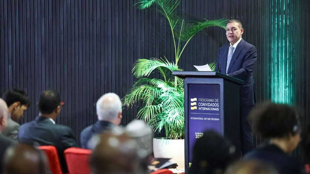 Nunes Marques, presidente do TSE, fala para os observadores internacionais das eleições brasileiras de 2026/Antonio Augusto/TSE